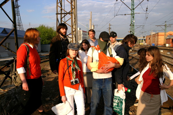 Grupės aktyvistai 2008 m. prieš akciją „Mento pažeminimas jo namuose“